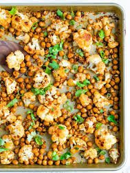 Sriracha Cauliflower Chickpeas